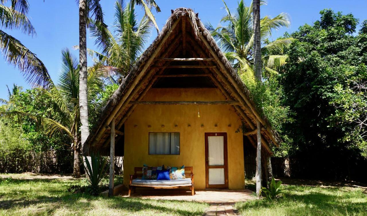 Praia do Tofo Turtle Cove Lodge And Yoga Shala מראה חיצוני תמונה