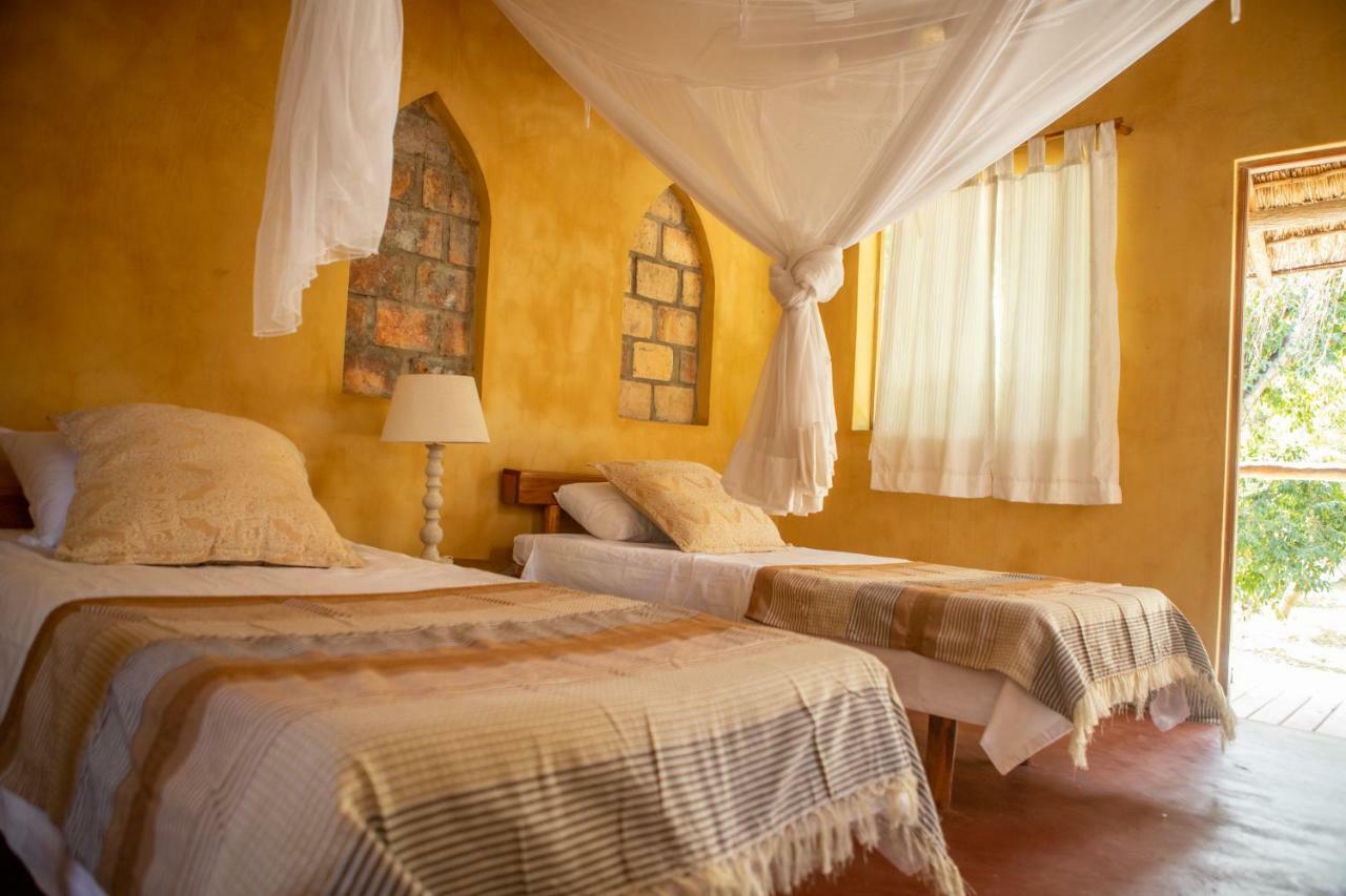 Praia do Tofo Turtle Cove Lodge And Yoga Shala מראה חיצוני תמונה